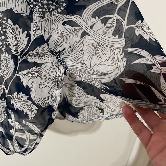 Donated ⭐️ Liberty of London Beautiful, Sheer Fabric Halter Size M - Picture 5 of 8